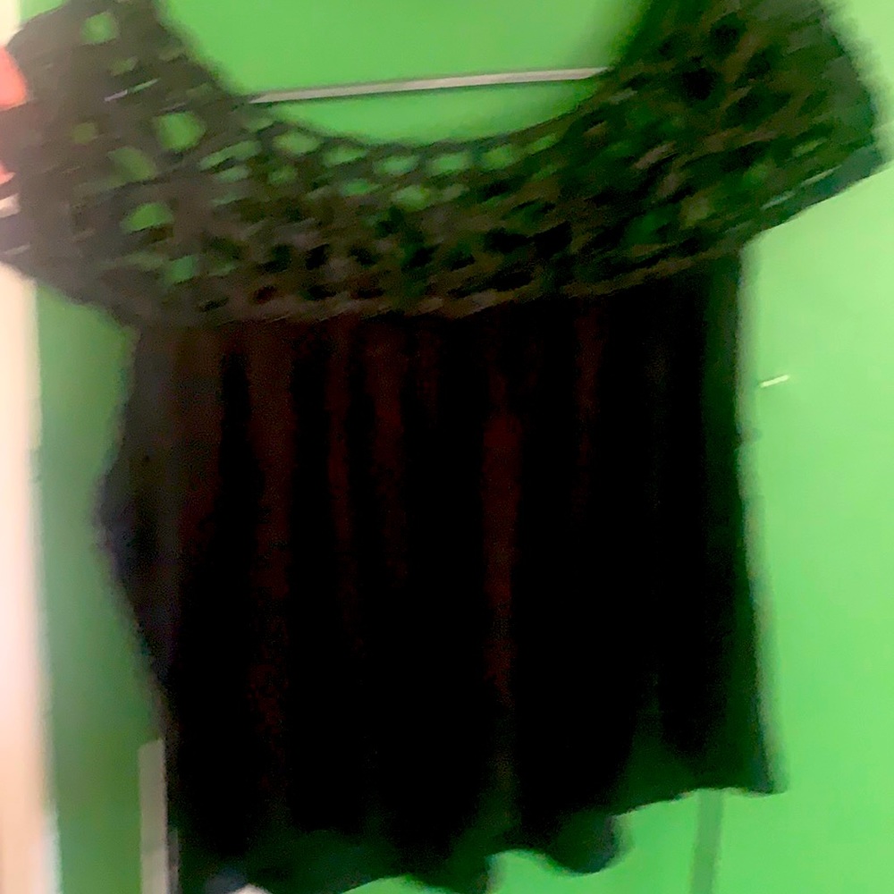 Black midriff